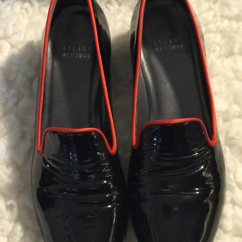Stuart Weisman Patent leather bow low hills